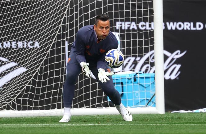 فابيو، حارس مرمى فلومينينزي، خلال التدريب في كأس العالم للأندية في نيوجيرسي، الولايات المتحدة، 7 يوليو 2025.