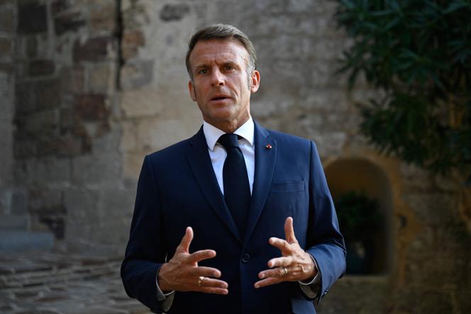 Emmanuel Macron, après une visioconférence avec la présidente de la Commission européenne, le président ukrainien, et d’autres chefs d’Etat européens au fort de Brégancon à Bormes-les-Mimosas (Var), le 17 août 2025.