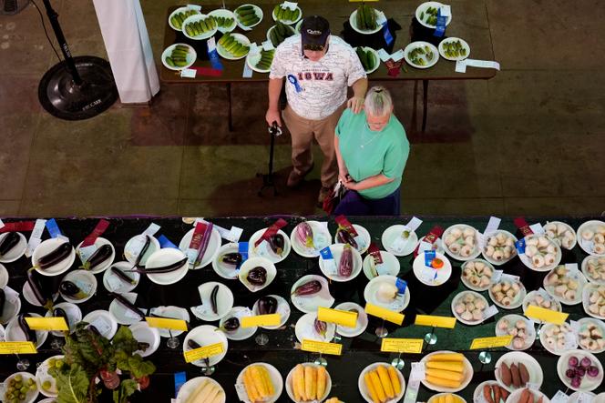 Des produits primés exposés dans le bâtiment consacré à l’agriculture lors de la foire de l’Etat de l’Iowa, le jeudi 15 août 2024, à Des Moines, dans l’Iowa.