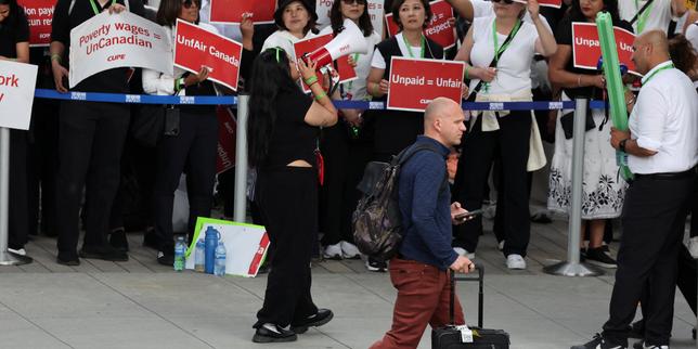 Air Canada flight attendants reach 'tentative' deal to end strike