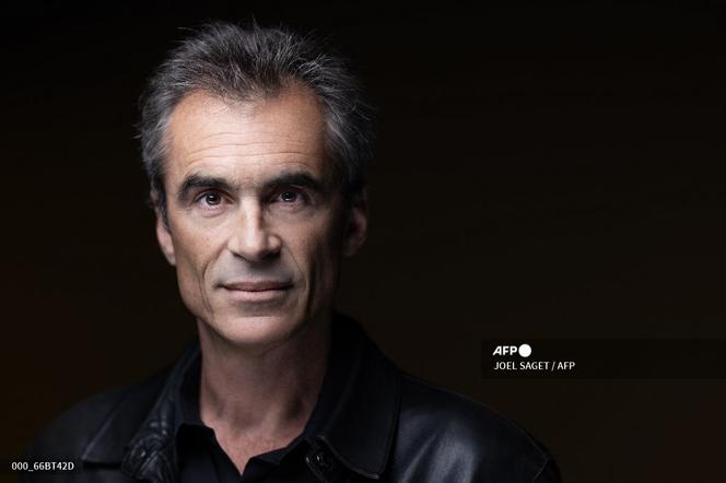 Le pholosophe Raphaël Enthoven, en juillet 2025 à Paris.