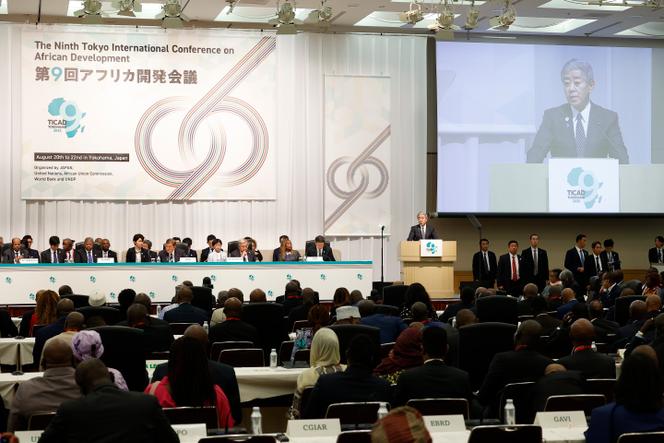 Le ministre japonais des Affaires étrangères, Takeshi Iwaya, prononce un discours lors de la cérémonie d’ouverture de la neuvième Conférence internationale de Tokyo sur le développement de l’Afrique (TICAD) à Yokohama, au Japon, le mercredi 20 août 2025. 