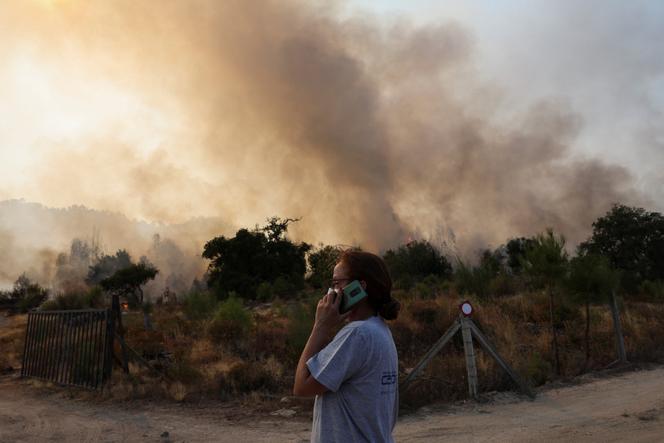 Un incendie vu depuis Castelo Novo (Portugal), le 21 août 2025.