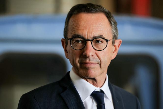 Le ministre de l’intérieur, Bruno Retailleau, près de Condécourt, au nord de Paris, le 23 juillet 2025.