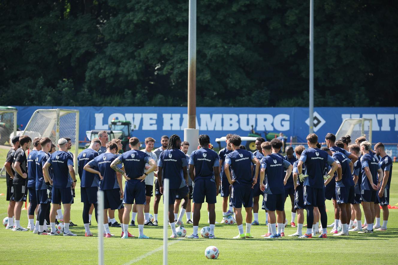 Le Hambourg SV, ancienne gloire du football allemand, retrouve les terrains de Bundesliga