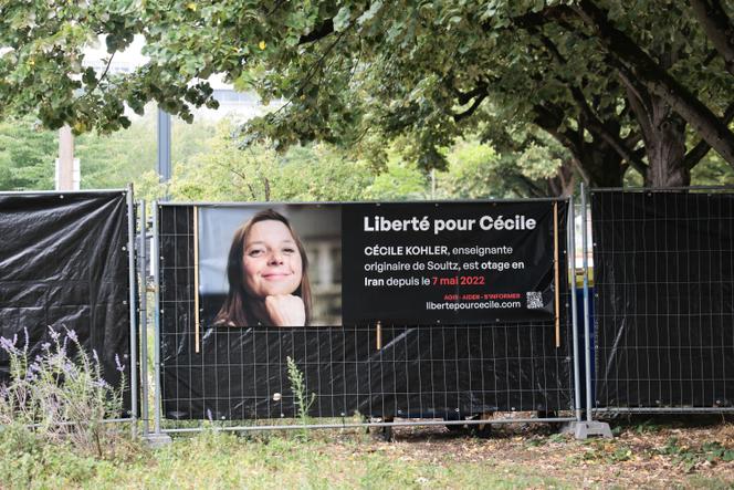 Affiche pour la libération de Cécile Kohler, à Strasbourg, le 21 août 2025.