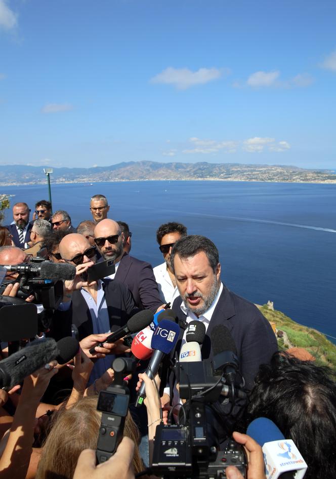 Le vice-président du conseil italien et ministre des transports et des infrastructures, Matteo Salvini, à Villa San Giovanni (Italie), le 7 août 2025.