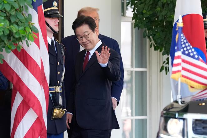 Le président sud-coréen, Lee Jae-myung, et le président américain, Donald Trump, à la Maison Blanche, le 25 août 2025, à Washington.