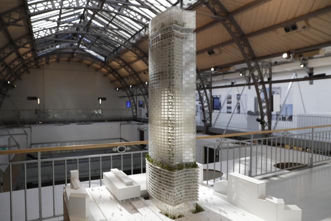 Le projet du lauréat du concours international pour la refonte de la tour Montparnasse, imaginé par le trio d’architectes Nouvelle AOM(Franklin Azzi/ChartierDalix/Hardel Le Bihan), à Paris, le 19 septembre 2017.