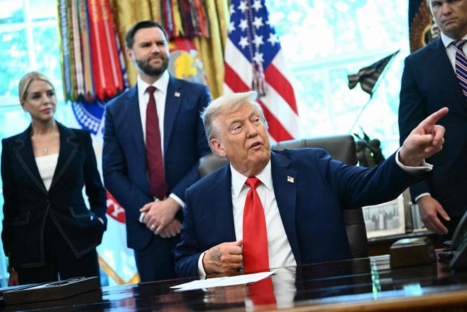 Le président américain, Donald Trump, lors d’une conférence de presse, dans le bureau Ovale, à la Maison Blanche, le 25 août 2025.