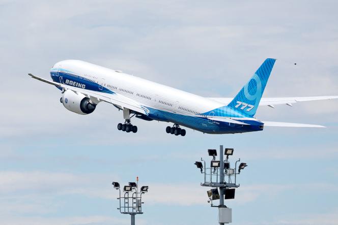 Un avion d’essai 777X de Boeing décolle le 26 juin 2024 à Everett, dans l’État de Washington, au nord-ouest des Etats-Unis.