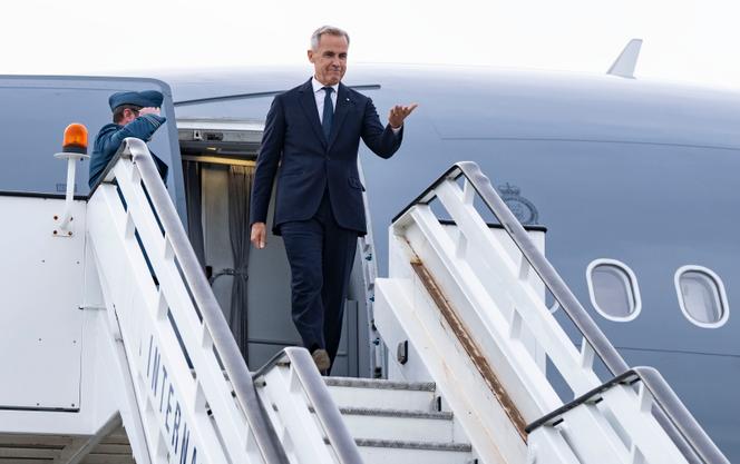 Le premier ministre canadien, Mark Carney, à son arrivée à Riga, en Lettonie, le 26 août 2025.