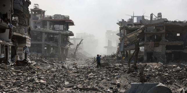 A la suite d’une explosion survenue dans le quartier de Saftawi, à l’ouest de Jabaliya, dans le nord de la bande de Gaza, le 25 août 2025.
