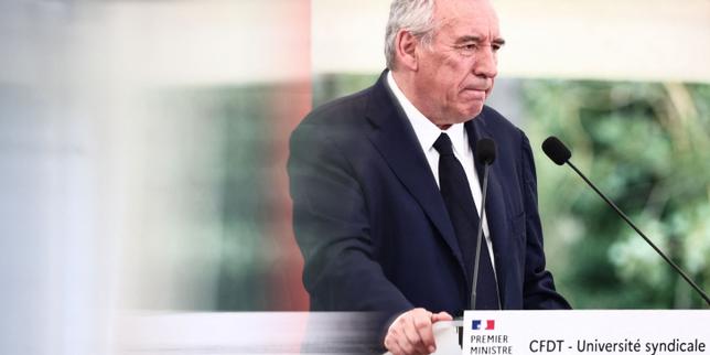 "La prova di fiducia del governo di François Bayrou: scenari possibili e simulazioni"