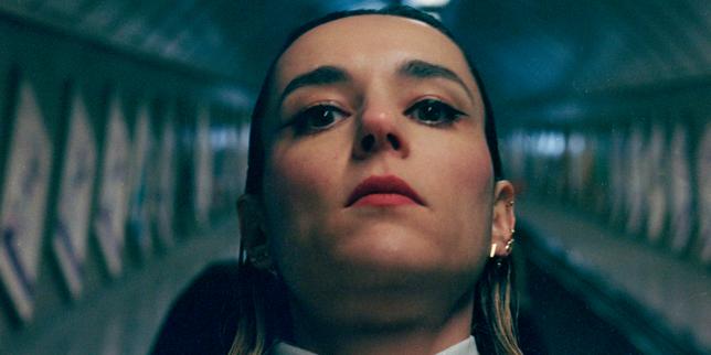 Avec la chanteuse Jehnny Beth, l’esprit punk multidisciplinaire