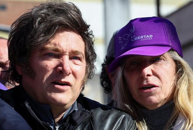 Le président argentin, Javier Milei, et sa sœur, Karina Milei, à Buenos Aires, le 27 août 2025.