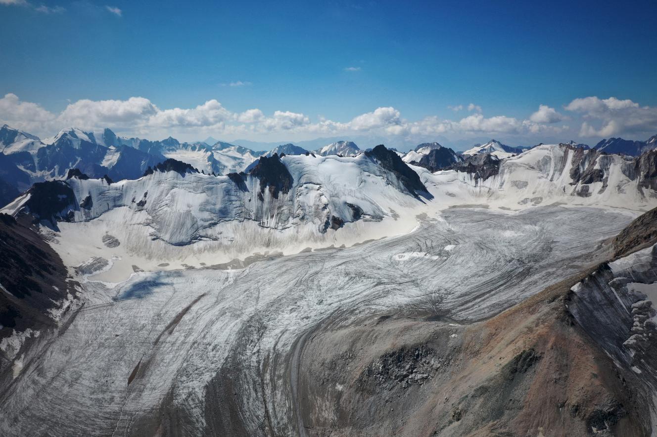 Bloquée à plus de 7 000 mètres sur un sommet du Kirghizistan, une alpiniste russe condamnée à une issue fatale