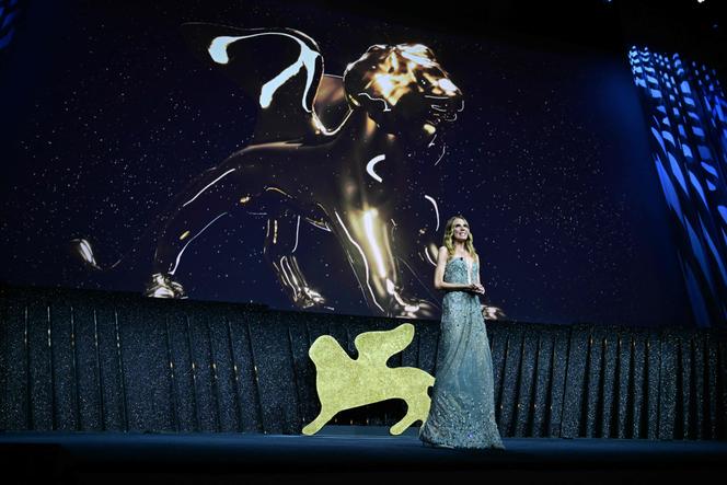 L’actrice italienne Emanuela Fanelli, lors de la cérémonie d’ouverture du 82ᵉ Festival de Venise, le 27 août 2025.