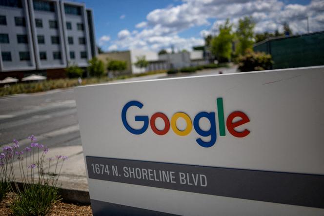 Devant un centre de recherche de Google, à proximité du siège de l’entreprise, à Mountain View (Californie), le 13 mai 2025.
