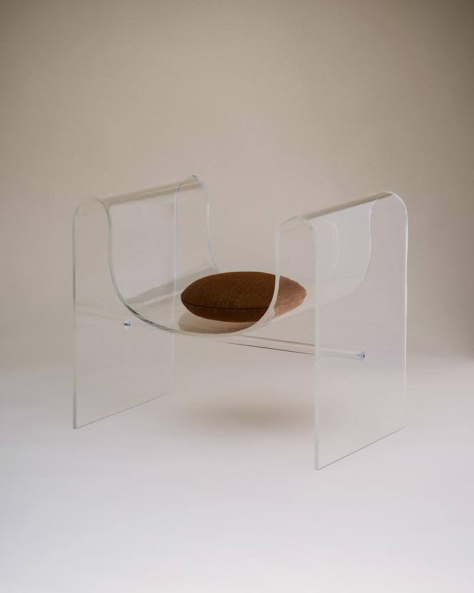 Un fauteuil signé Esther Hess réédité chez Adret.