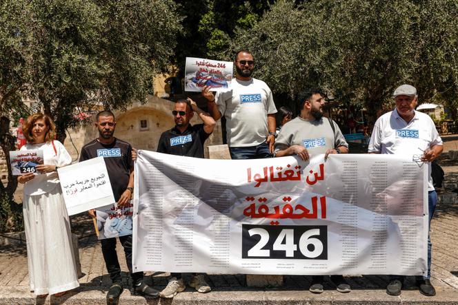 Manifestation, à Nazareth, le 29 août 2025, de journalistes israéliens d’origine palestinienne, en solidarité avec les journalistes morts à Gaza. Ils avancent le nombre de 246 journalistes tués. L’ONG américaine Committee to Protect journalists estime, elle, leur nombre à 197.