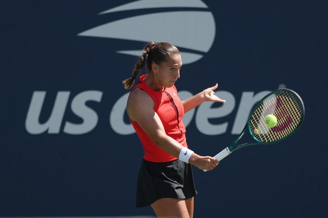 La Français Diane Parry au troisième tour de l’US Open face à l’Ukrainienne Marta Kostyuk, à New York, le 30 août 2025.