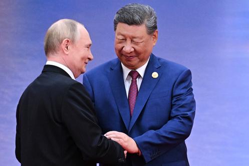Le président russe, Vladimir Poutine, et son homologue chinois, Xi Jinping, à Tianjin, dimanche 31 août 2025.