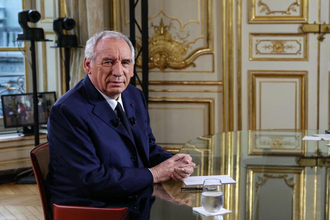 Le premier ministre, François Bayrou, pose avant une interview télévisée en direct diffusée sur les chaînes d’information LCI, CNews, BFMTV et FranceInfo TV, à Matignon, le 31 août 2025.