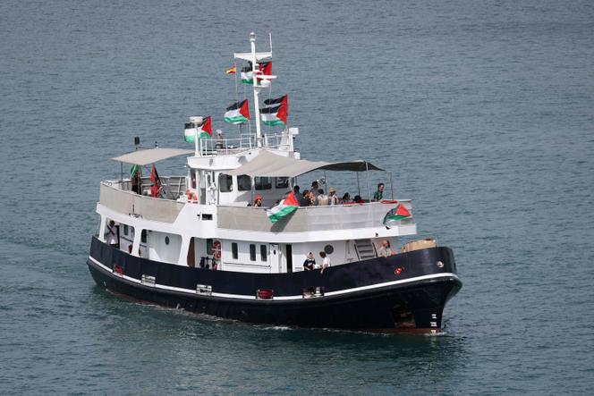 Un bateau, transportant notamment la militante suédois Greta Thunberg, est parti de Barcelone dimanche 31 août en direction de Gaza.