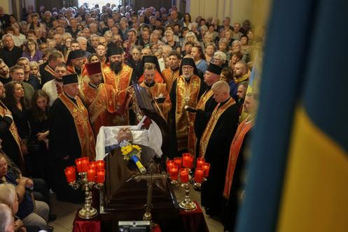 Lors de la cérémonie d’adieu en l’honneur de l’ancien président du Parlement ukrainien Andri Paroubi, à la cathédrale Saint-Georges de Lviv, en Ukraine, le 1ᵉʳ septembre 2025.