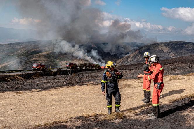 Lors d’un incendie de forêt en Castille-et-Léon, dans le nord-ouest de l’Espagne, le 20 août 2025.