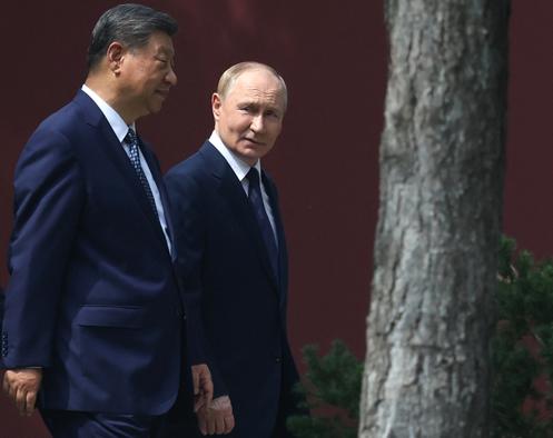 Le président chinois, Xi Jinping, et son homologue russe, Vladimir Poutine, à Pékin, le 2 septembre 2025.