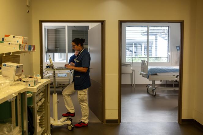 Aux urgences du centre hospitalier de Villeurbanne (Rhône), le 15 août 2025.
