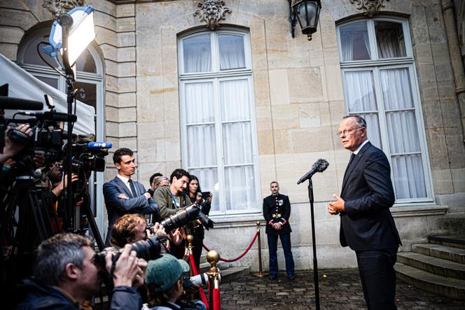 El presidente de Horizons, Edouard Philippe, después de su reunión con el Primer Ministro en Matignon el 2 de septiembre de 2025.