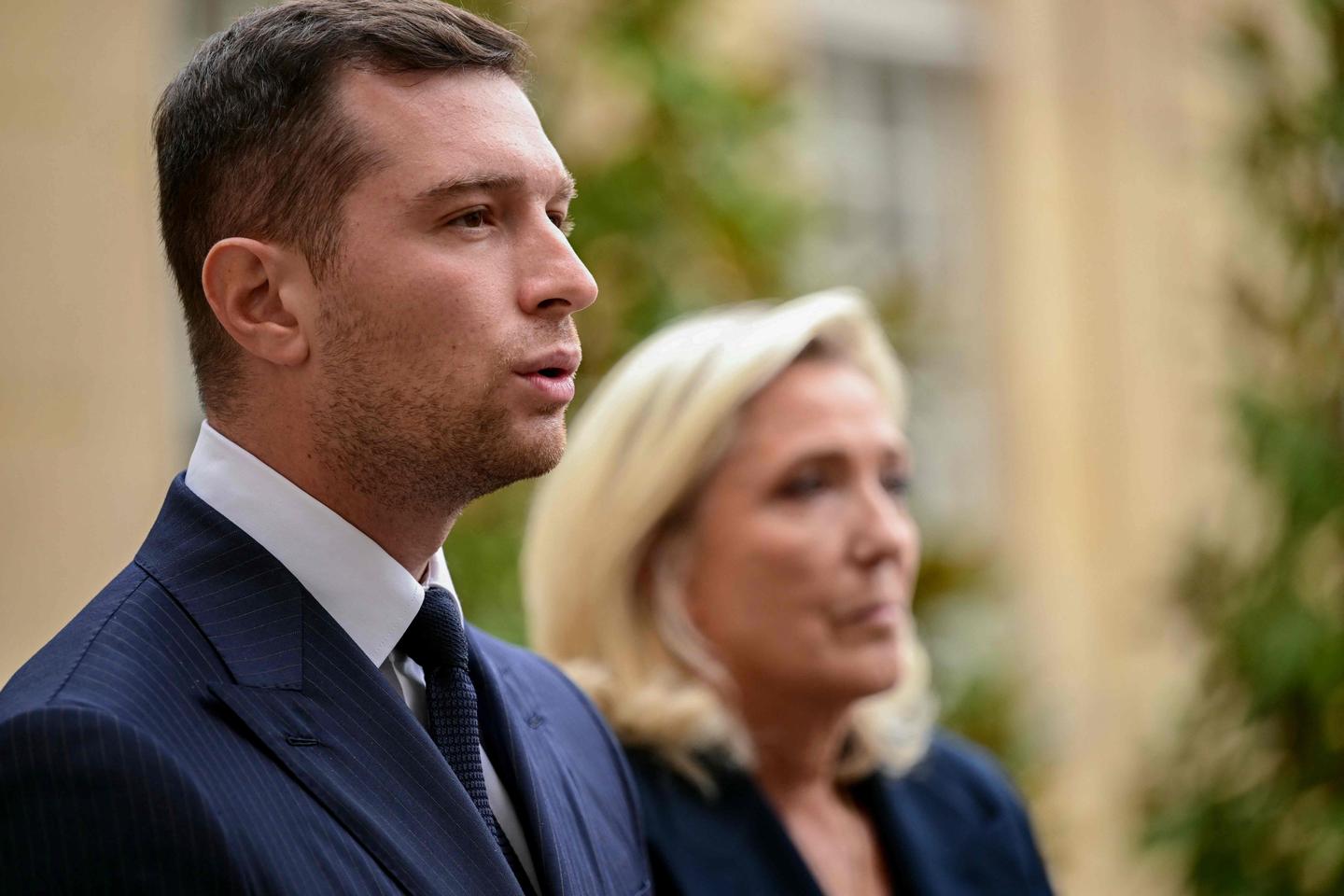 Jordan Bardella jure d’être « toujours loyal à Marine Le Pen » Jordan Bardella jure d’être « toujours loyal à Marine Le Pen »