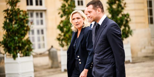 "La crescita del partito di estrema destra: analisi di un fenomeno politico in crescita"