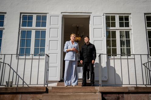La première ministre danoise, Mette Frederiksen, et le président ukrainien, Volodymyr Zelensky, à Copenhague, mercredi 3 septembre 2025.