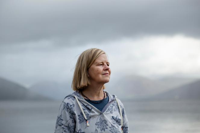 L’écrivaine britannique Nina Allan près de chez elle à Rothesay, île de Bute (Ecosse), le 1ᵉʳ septembre 2025.