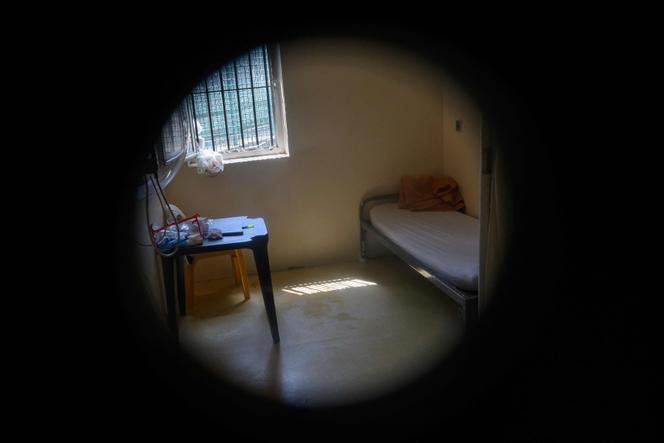 Une cellule pour les nouveaux arrivants au centre de détention de Seysses (Haute-Garonne), le 7 août 2025.