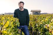 Jean-Charles Cazes, dans ses vignes de Saint-Estèphe (Gironde), en 2024.