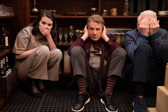 Selena Gomez (Mabel Mora), Martin Short (Oliver Putnam) et Steve Martin (Charles-Haden Savage), dans la série « Only Murders in the Building », créée par Steve Martin et John Hoffman.