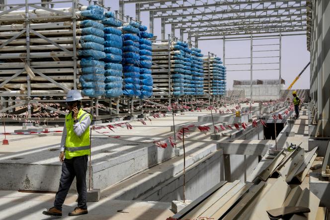 Sur le chantier de construction de l’usine de dessalement, dans les environs de Bir-Anzarane, dans le Sahara occidental, le 26 mai 2025.