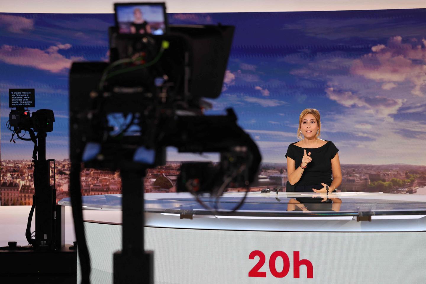 Léa Salamé au « 20 heures » : le directeur de l’information de France Télévisions justifie son choix devant la Commission d’enquête sur l’audiovisuel public
