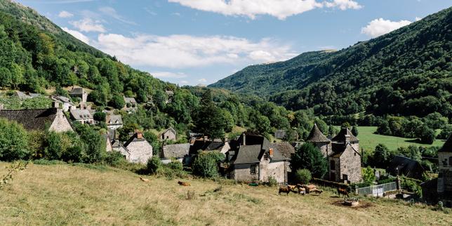 Après le suicide de Caroline Grandjean-Paccoud, la sidération et le silence du village de Moussages