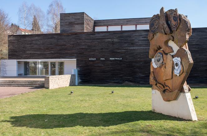 Vue extérieure de l’Espace Paul Rebeyrolle, à Eymoutiers (Haute-Vienne), en 2018.