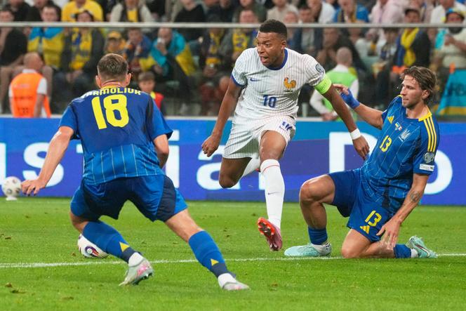 بدايات ناجحة للمنتخب الفرنسي، رغم بعض الغيمات، في تصفيات كأس العالم 2026. 2 كيليان مبابي خلال مباراة أوكرانيا-فرنسا، التأهيلات لكأس العالم 2026، في فروتسواف (بولندا) في 5 سبتمبر 2025.