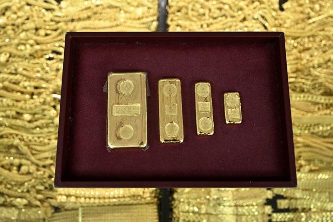 Des lingots d’or chez un commerçant de métaux précieux, dans le quartier chinois de Bangkok, en Thaïlande, le 9 avril 2025.