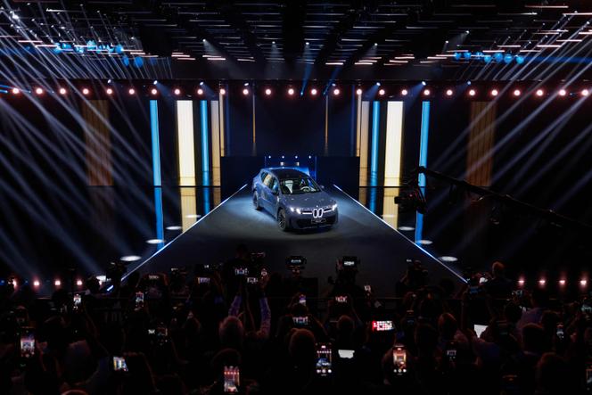L’iX3, un SUV électrique de BMW, est présenté lors du salon de l’auto de Munich (Allemagne), le 5 septembre 2025.