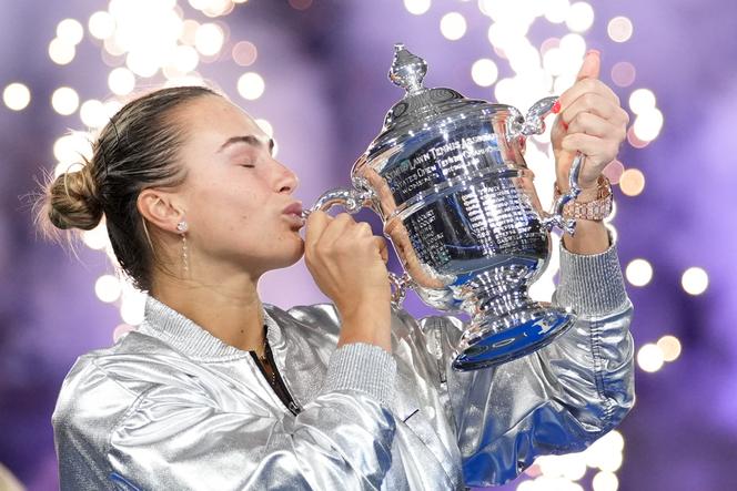 La Biélorusse Aryna Sabalenka célèbre sa victoire en finale de l’US Open face à l’Américaine Amanda Anisimova, le samedi 6 septembre 2025.