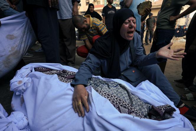 Funérailles des Palestiniens tués par des tirs israéliens, à l’hôpital Al-Shifa, à Gaza, le 6 septembre 2025.